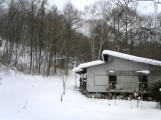 長野県菅平高原 ゆたか山荘 西側(坂上) 2026/02/06 12:15