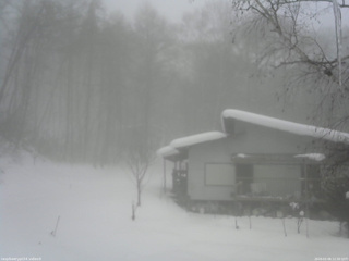 長野県菅平高原 ゆたか山荘 西側(坂上) 2026/02/06 12:30