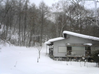 長野県菅平高原 ゆたか山荘 西側(坂上) 2026/02/06 13:15