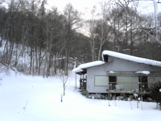 長野県菅平高原 ゆたか山荘 西側(坂上) 2026/02/06 17:00