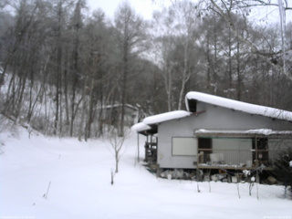 長野県菅平高原 ゆたか山荘 西側(坂上) 2026/02/07 08:00