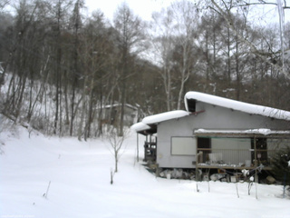長野県菅平高原 ゆたか山荘 西側(坂上) 2026/02/07 12:00