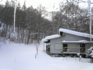 長野県菅平高原 ゆたか山荘 西側(坂上) 2026/02/08 15:30
