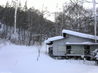 長野県菅平高原 ゆたか山荘 西側(坂上) 2026/02/08 16:00