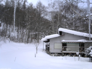 長野県菅平高原 ゆたか山荘 西側(坂上) 2026/02/08 17:00
