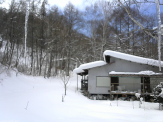 長野県菅平高原 ゆたか山荘 西側(坂上) 2026/02/09 12:30