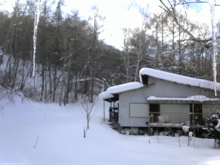 長野県菅平高原 ゆたか山荘 西側(坂上) 2026/02/09 15:00