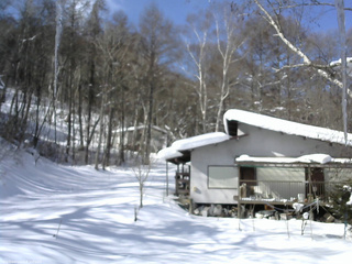 長野県菅平高原 ゆたか山荘 西側(坂上) 2026/02/10 10:45