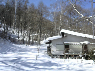 長野県菅平高原 ゆたか山荘 西側(坂上) 2026/02/10 11:00