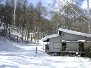 長野県菅平高原 ゆたか山荘 西側(坂上) 2026/02/10 12:00