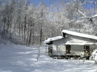 長野県菅平高原 ゆたか山荘 西側(坂上) 2026/02/12 09:45