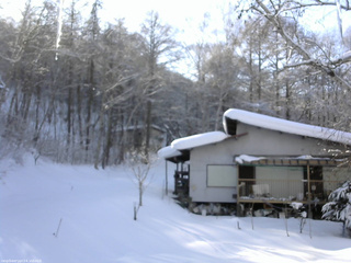 長野県菅平高原 ゆたか山荘 西側(坂上) 2026/02/12 15:00