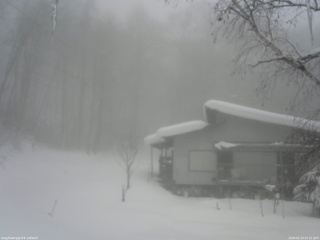 長野県菅平高原 ゆたか山荘 西側(坂上) 2026/02/13 07:15