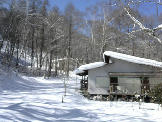 長野県菅平高原 ゆたか山荘 西側(坂上) 2026/02/13 11:15