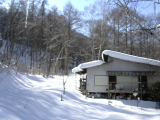 長野県菅平高原 ゆたか山荘 西側(坂上) 2026/02/13 14:15
