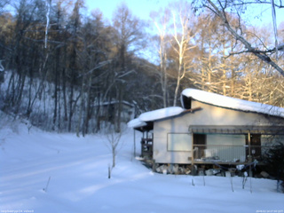 長野県菅平高原 ゆたか山荘 西側(坂上) 2026/02/14 07:00