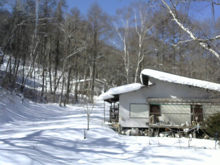 長野県菅平高原 ゆたか山荘 西側(坂上) 2026/02/14 10:45