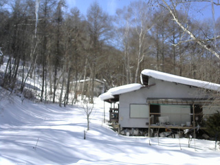長野県菅平高原 ゆたか山荘 西側(坂上) 2026/02/14 12:30