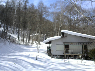 長野県菅平高原 ゆたか山荘 西側(坂上) 2026/02/14 13:00