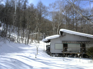 長野県菅平高原 ゆたか山荘 西側(坂上) 2026/02/14 13:15