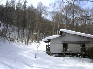 長野県菅平高原 ゆたか山荘 西側(坂上) 2026/02/14 13:45