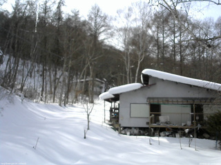 長野県菅平高原 ゆたか山荘 西側(坂上) 2026/02/14 14:00