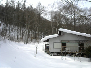 長野県菅平高原 ゆたか山荘 西側(坂上) 2026/02/14 14:15