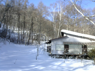 長野県菅平高原 ゆたか山荘 西側(坂上) 2026/02/15 08:45