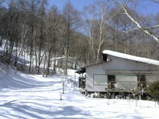 長野県菅平高原 ゆたか山荘 西側(坂上) 2026/02/15 11:15