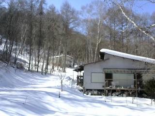 長野県菅平高原 ゆたか山荘 西側(坂上) 2026/02/15 12:30