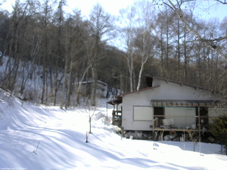 長野県菅平高原 ゆたか山荘 西側(坂上) 2026/02/15 14:30