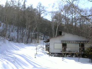長野県菅平高原 ゆたか山荘 西側(坂上) 2026/02/15 14:45