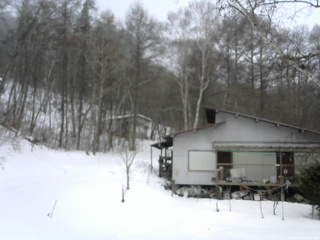 長野県菅平高原 ゆたか山荘 西側(坂上) 2026/02/16 08:15