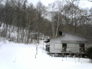 長野県菅平高原 ゆたか山荘 西側(坂上) 2026/02/16 16:15