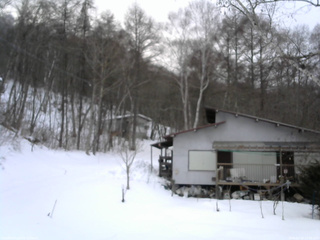長野県菅平高原 ゆたか山荘 西側(坂上) 2026/02/16 17:00