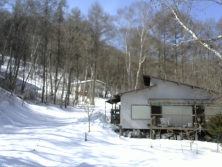 長野県菅平高原 ゆたか山荘 西側(坂上) 2026/02/17 11:45