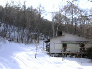長野県菅平高原 ゆたか山荘 西側(坂上) 2026/02/17 15:00