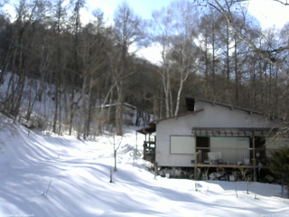長野県菅平高原 ゆたか山荘 西側(坂上) 2026/02/18 14:15