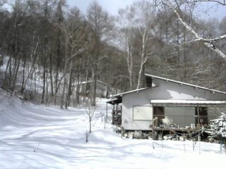 長野県菅平高原 ゆたか山荘 西側(坂上) 2026/02/19 10:30