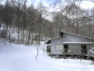 長野県菅平高原 ゆたか山荘 西側(坂上) 2026/02/19 10:45
