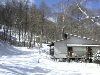長野県菅平高原 ゆたか山荘 西側(坂上) 2026/02/19 11:15