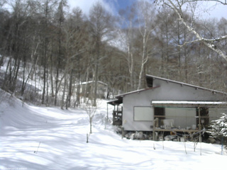 長野県菅平高原 ゆたか山荘 西側(坂上) 2026/02/19 11:45