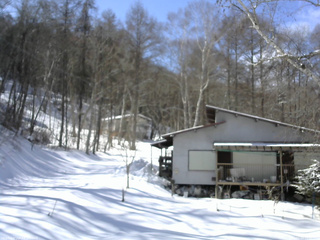 長野県菅平高原 ゆたか山荘 西側(坂上) 2026/02/19 13:00