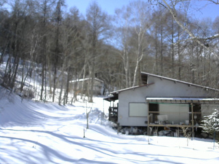 長野県菅平高原 ゆたか山荘 西側(坂上) 2026/02/19 13:15