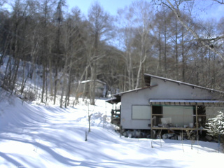 長野県菅平高原 ゆたか山荘 西側(坂上) 2026/02/19 13:45