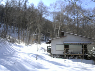 長野県菅平高原 ゆたか山荘 西側(坂上) 2026/02/19 14:15