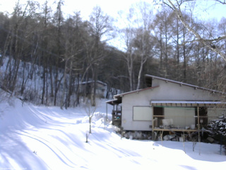 長野県菅平高原 ゆたか山荘 西側(坂上) 2026/02/19 15:00