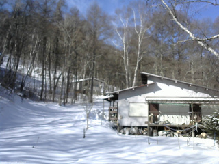 長野県菅平高原 ゆたか山荘 西側(坂上) 2026/02/20 09:30