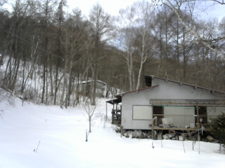 長野県菅平高原 ゆたか山荘 西側(坂上) 2026/02/20 12:15