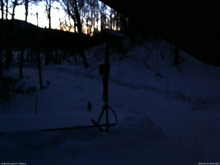 長野県菅平高原 ゆたか山荘 南側 2026/02/21 06:00